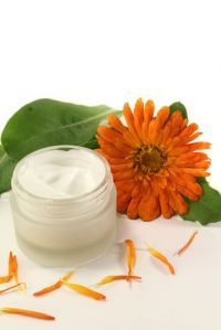 http://localhost/femeia/wp-content/uploads/2013/04/07/crema-galbenele-mica.jpg