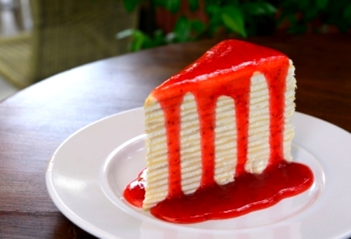 tort-clatite-crema-vanilie-sirop-fructe-2