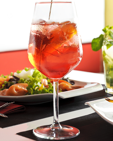 http://localhost/femeia/wp-content/uploads/2012/05/23/aperol.png