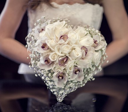 http://localhost/femeia/wp-content/uploads/2013/09/25/400216.jpg