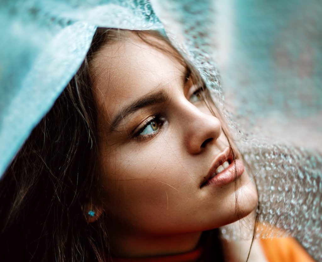 Trucuri pentru a arăta mai tânără