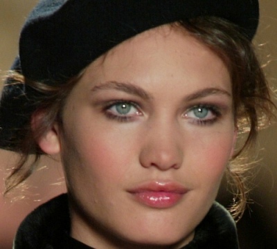 http://localhost/femeia/wp-content/uploads/2014/01/19/blugirl023-face.jpg