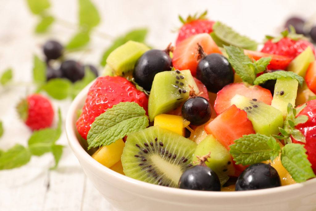 Salată de fructe perfectă în 10 pași