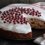 Există o compatibilitate specială între Crăciun și fructele uscate, iar dovada combinației sta în aromata, delicioasa, rafinata prăjitură cu fructe uscate.