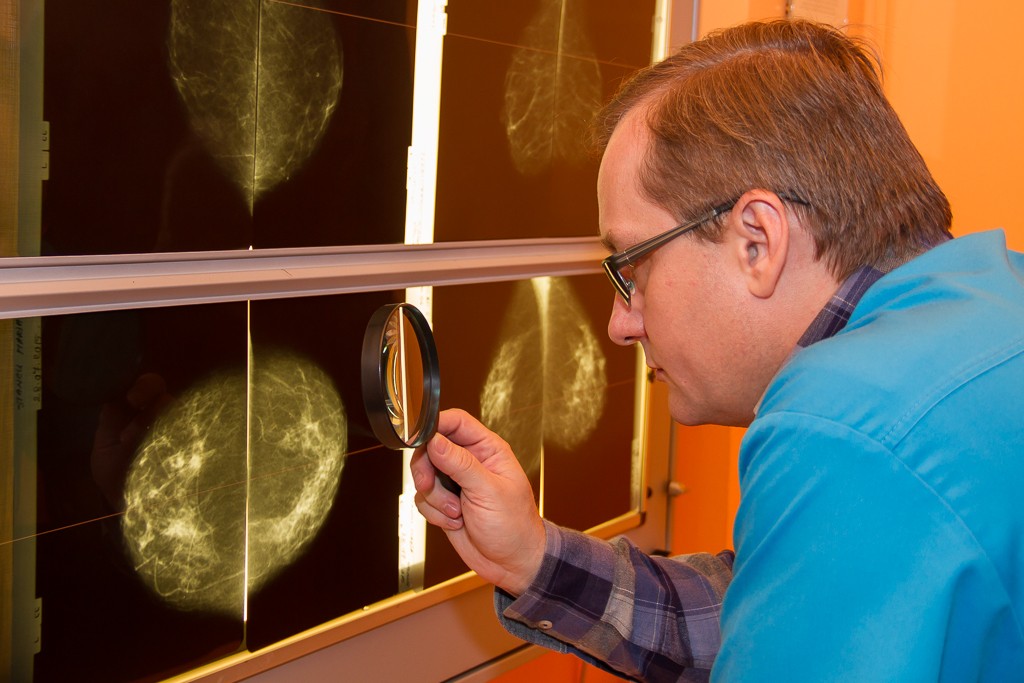 Ecografia mamara versus mamografia