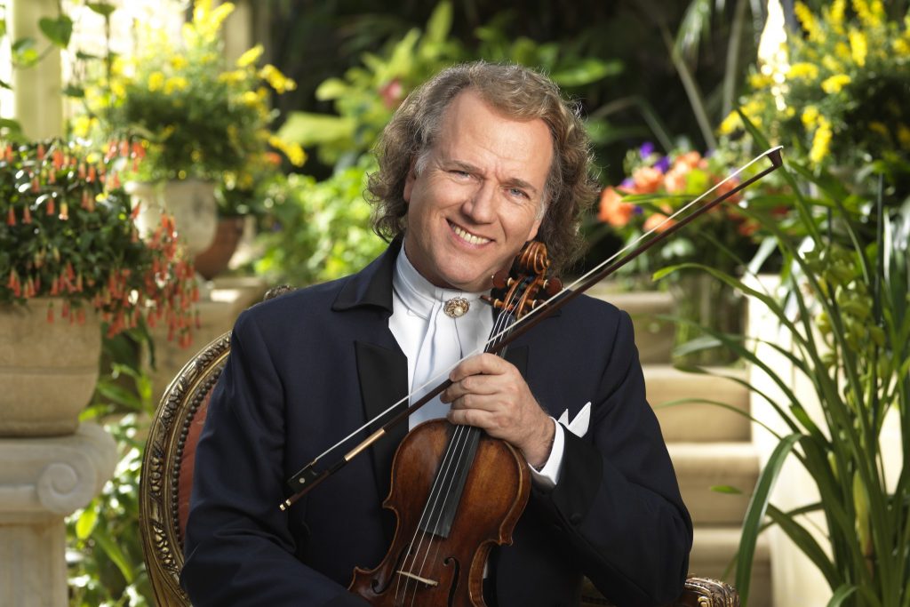 Andre Rieu: Valsul ține doctorul la distanță