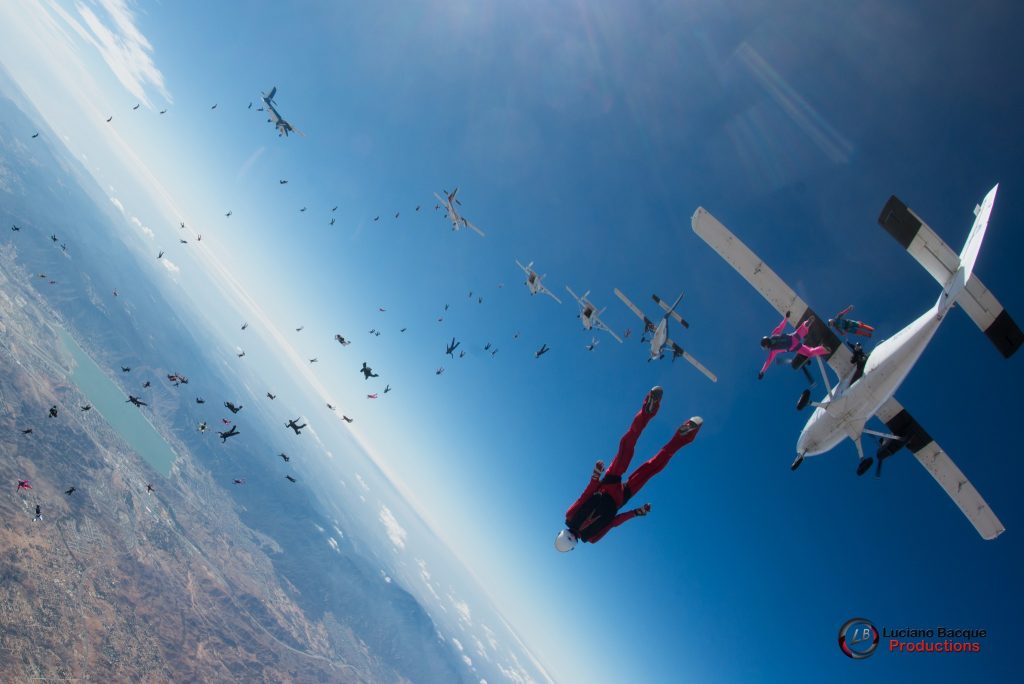 Cariera lor a început cu un salt… din avion!