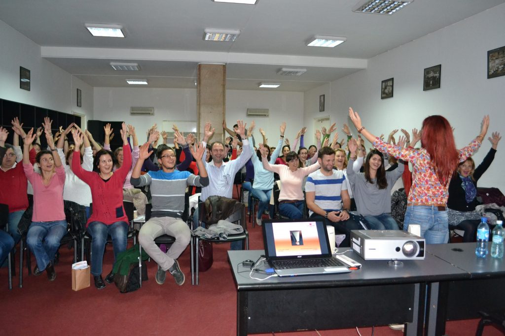 Monica Burcea recomandă terapia prin râs