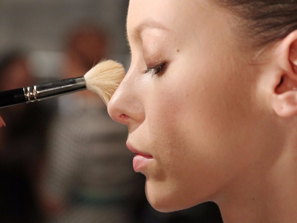 Dușmanii din portfard. Cosmetice expirate