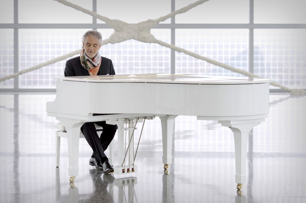 Andrea Bocelli: Lumea este o mină de minuni fără sfârșit