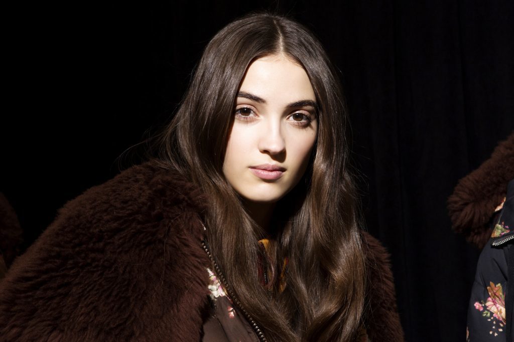 Trucuri esențiale pentru un păr strălucitor