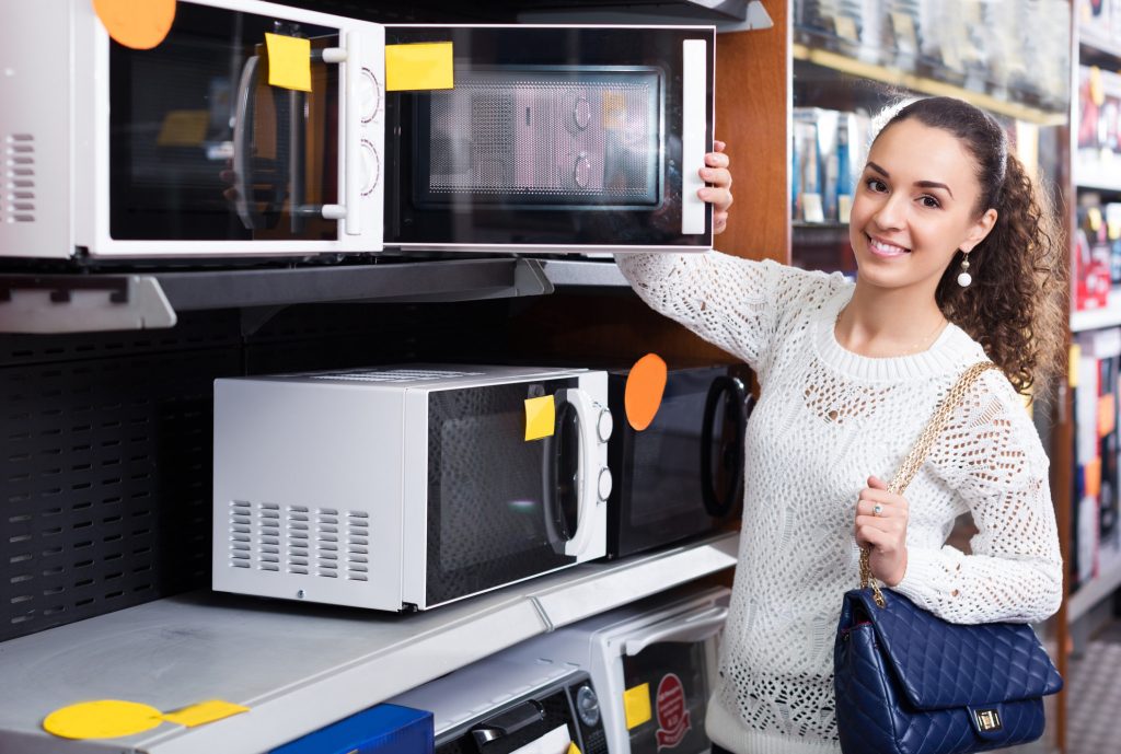 Cum alegi cuptorul cu microunde ideal pentru familia ta