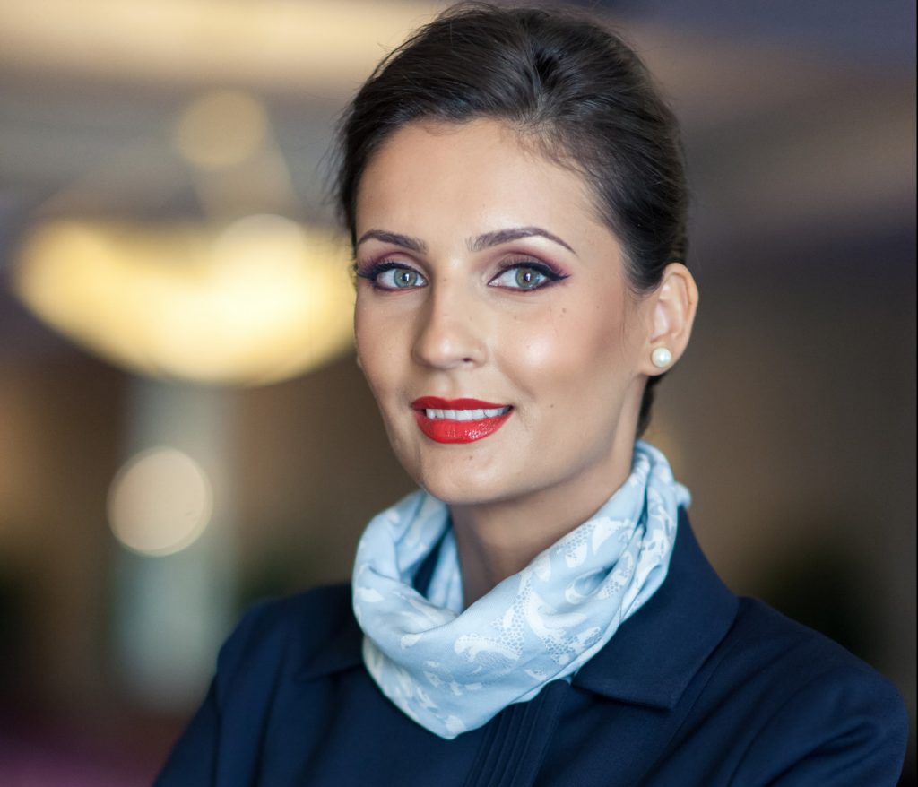 Viața la înălțime: Cristina Toader urează zboruri line tuturor!