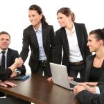 Academia Banilor: Femei model pentru femei