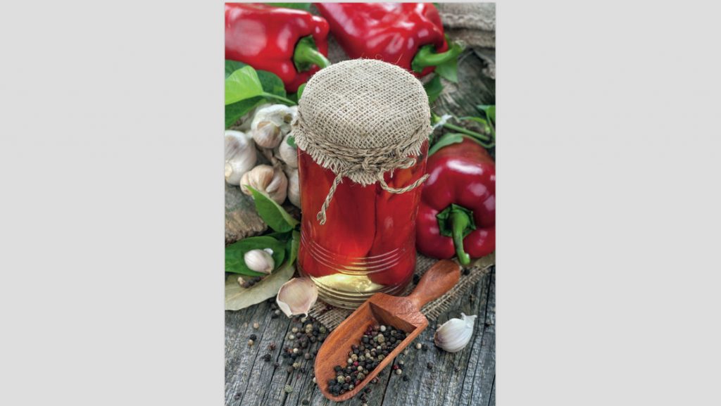 Conserve de toamnă: Ardei la borcan