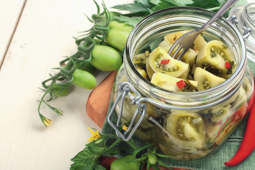 Conserve de toamnă: Salată de gogonele în saramură