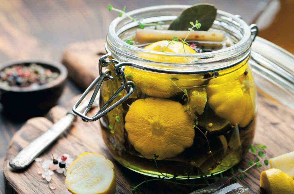 Conserve de toamnă: Dovlecei și vinete marinate