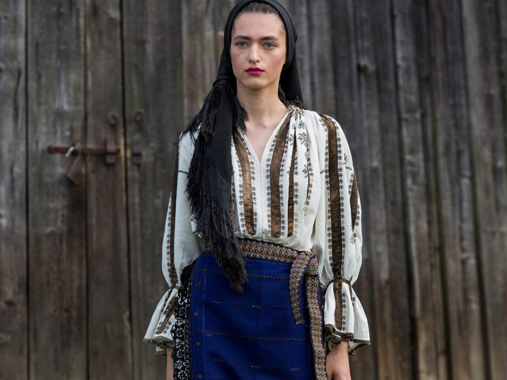 La 100 de ani de RomânIE, spunem: „Cât de dragă îmi ești tu IE!