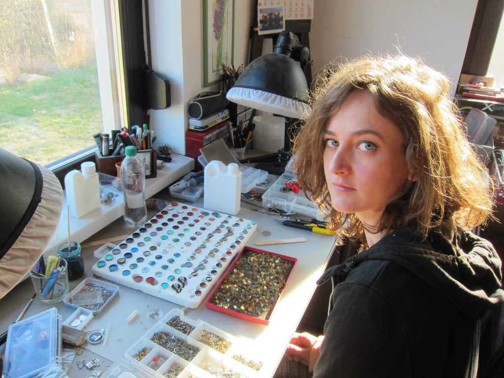 Diana Buf: Orice îmi ajunge pe mână poate deveni un accesoriu