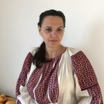 Christine Cioboată e Fata cu Ie Christine Cioboată e Fata cu Ie