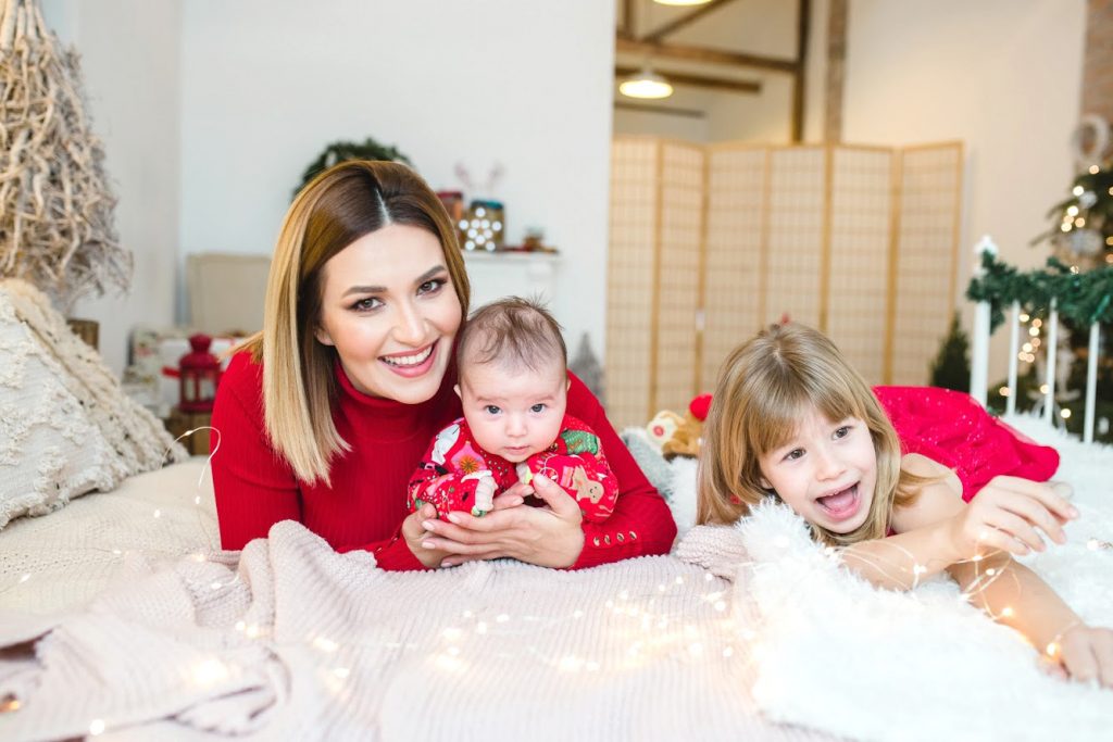 Prin ce chin a trecut Ela Crăciun cu primii doi copii: Plângea până se învinețea!