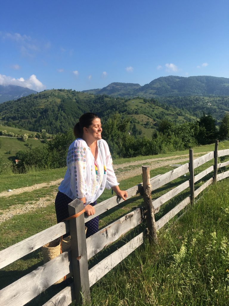 Laura Nicolau: Ia este parte din familie, nu trend