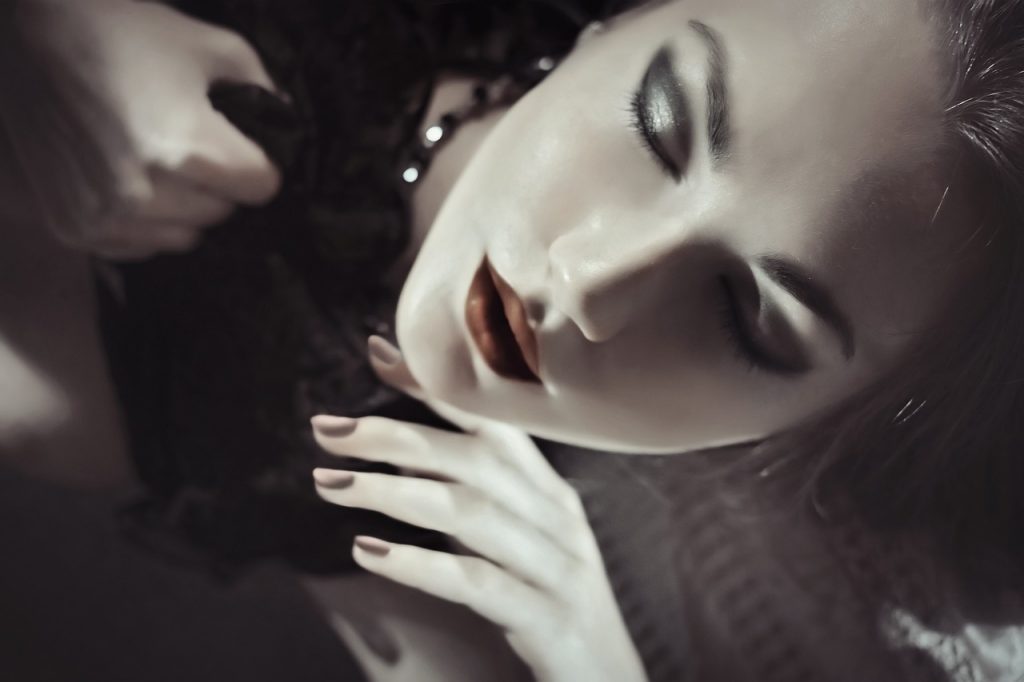 Frumusețea la extreme. Despre ingrijire, limite si excese