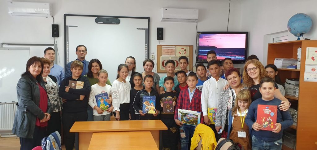 Bibliotecă donată pentru 1600 de copii din Slobozia Bradului