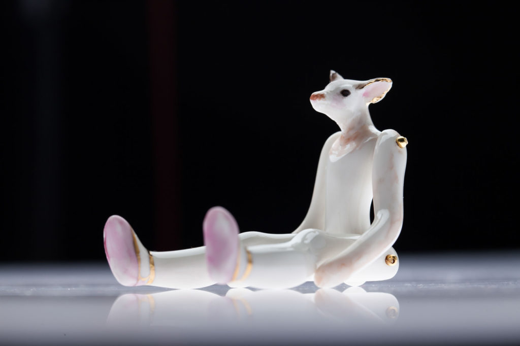 Secretele bijuteriilor din porțelan