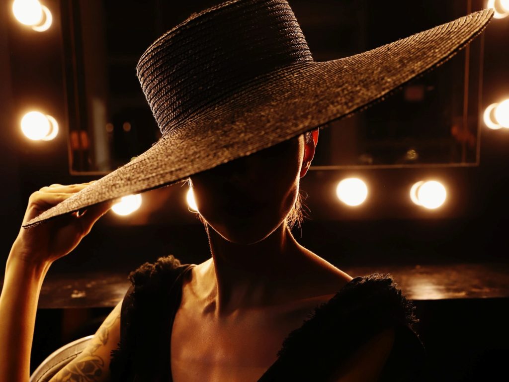 Feminină și feministă? Care-i diferenta?