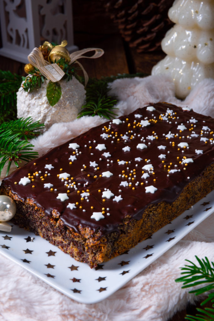 Inspirație de sărbători: Prăjitură cu mac și ciocolată