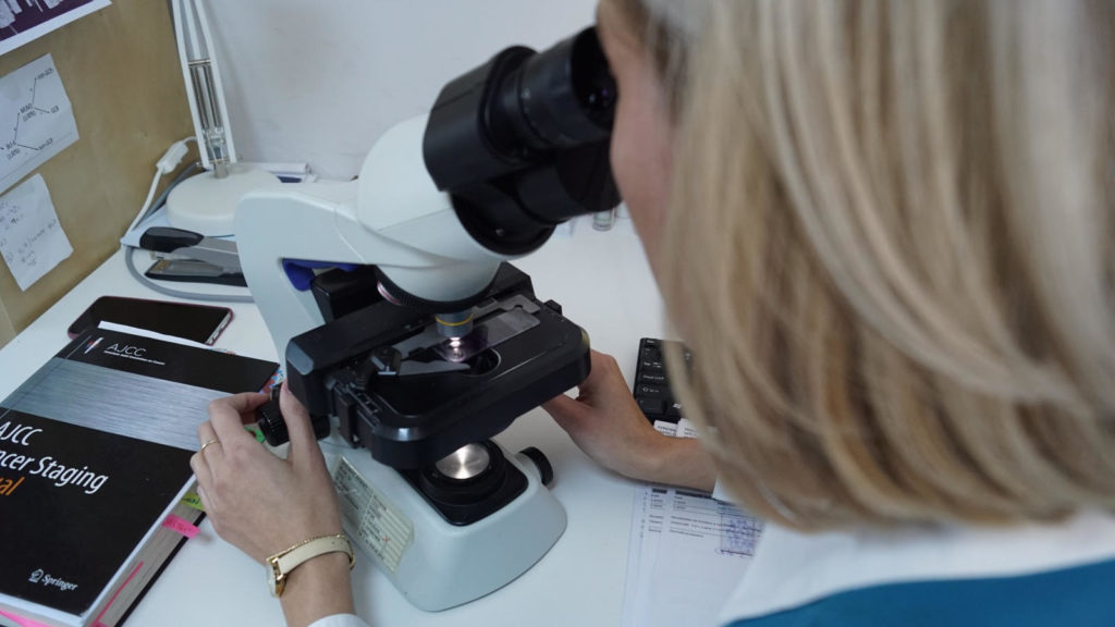 Testarea genetică – prima linie de apărare împotriva cancerului