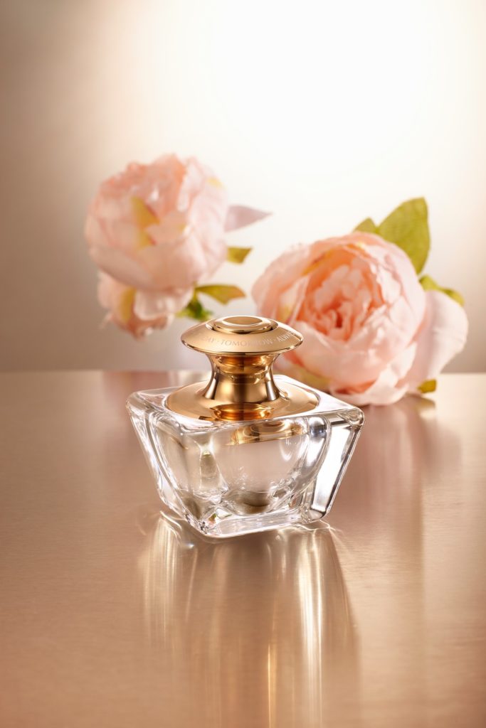 TTA Eternal de la Avon, primul parfum pe bază de gel din România