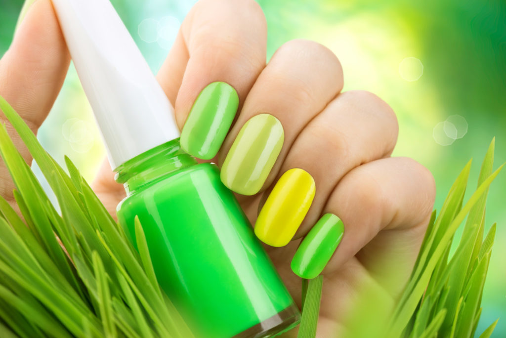 Manichiura acasă, în starea de urgență