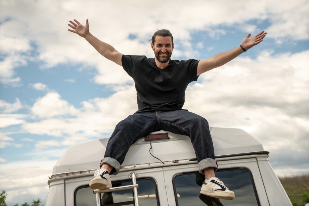 Smiley, o nouă piesă din izolare: „Va fi bine”