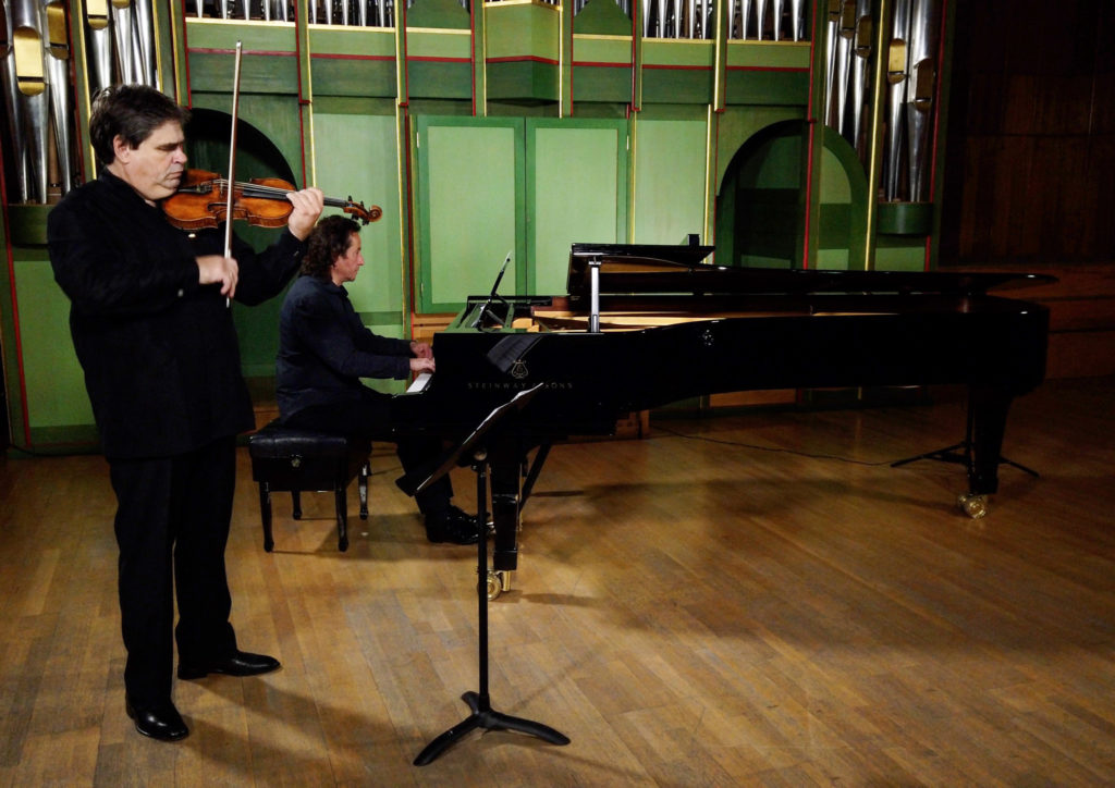 Gabriel Croitoru şi Vioara lui Enescu la Grădina cu Filme Cinema and More