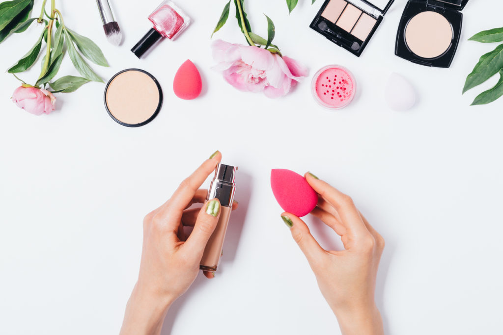 Fondul de ten: tipuri, alegerea produsului potrivit, trucuri pentru aplicare