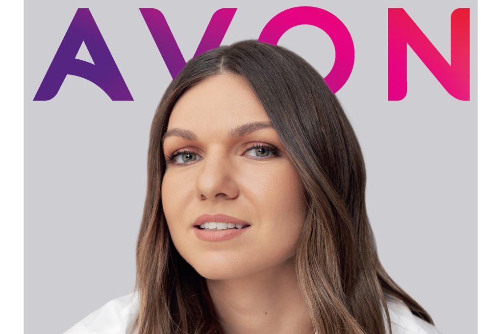 AVON celebrează 135 de ani cu Watch Me Now, o nouă identitate de brand