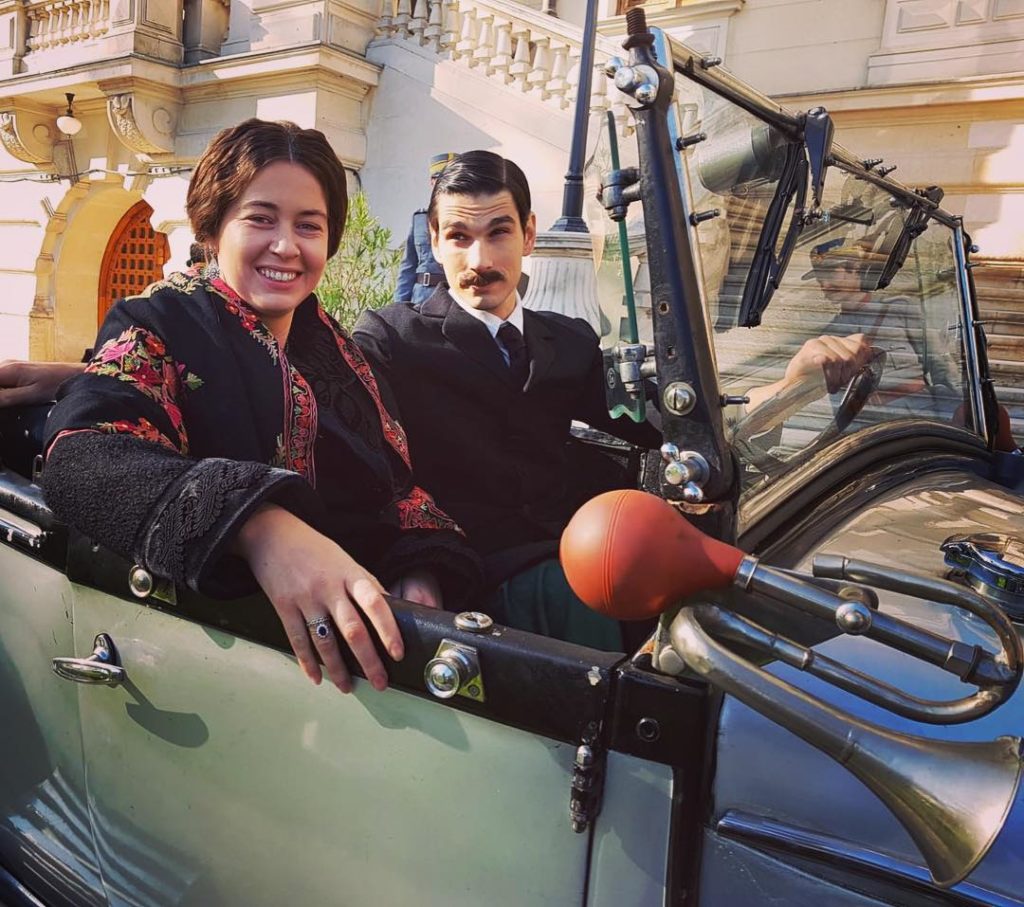 Anghel Damian a primit luni seară, în cadrul Galei Premiilor UCIN, premiul pentru cel mai bun actor în rol secundar – Prințul Carol din filmul Queen Marie of Romania