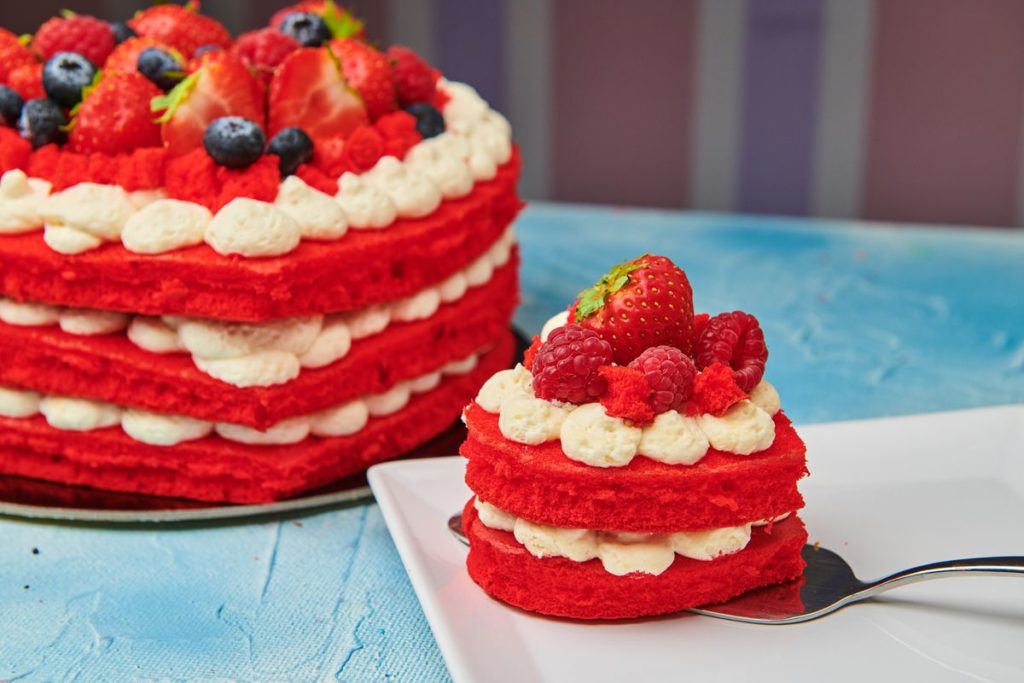 (P) De la eTorturi.ro poți comanda torturi personalizate cu gust desăvârșit și aspect de revistă