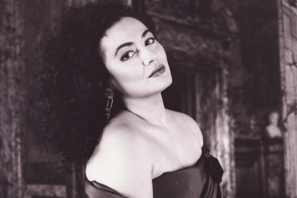 Leontina Văduva: Cântul este un parcurs inițiatic, un mod de viață și o manieră de a iubi oamenii