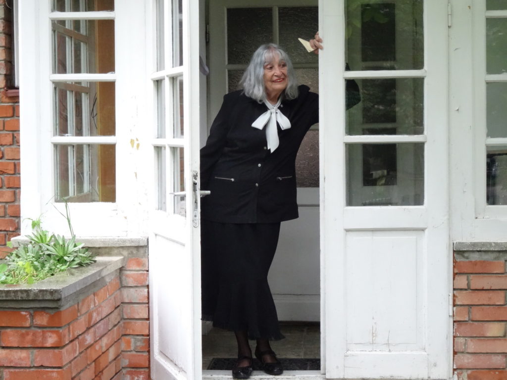 Interviu cu Nora Iuga: „La 90 vreau să trăiesc doar visând”