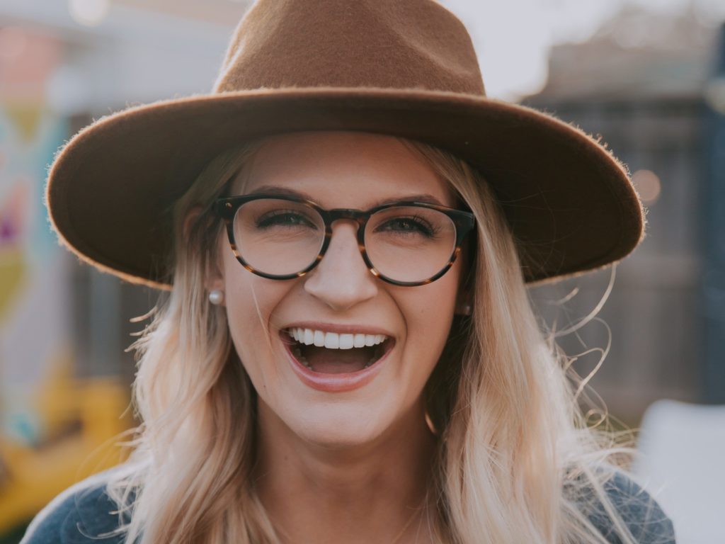 10 semne că ești fericită