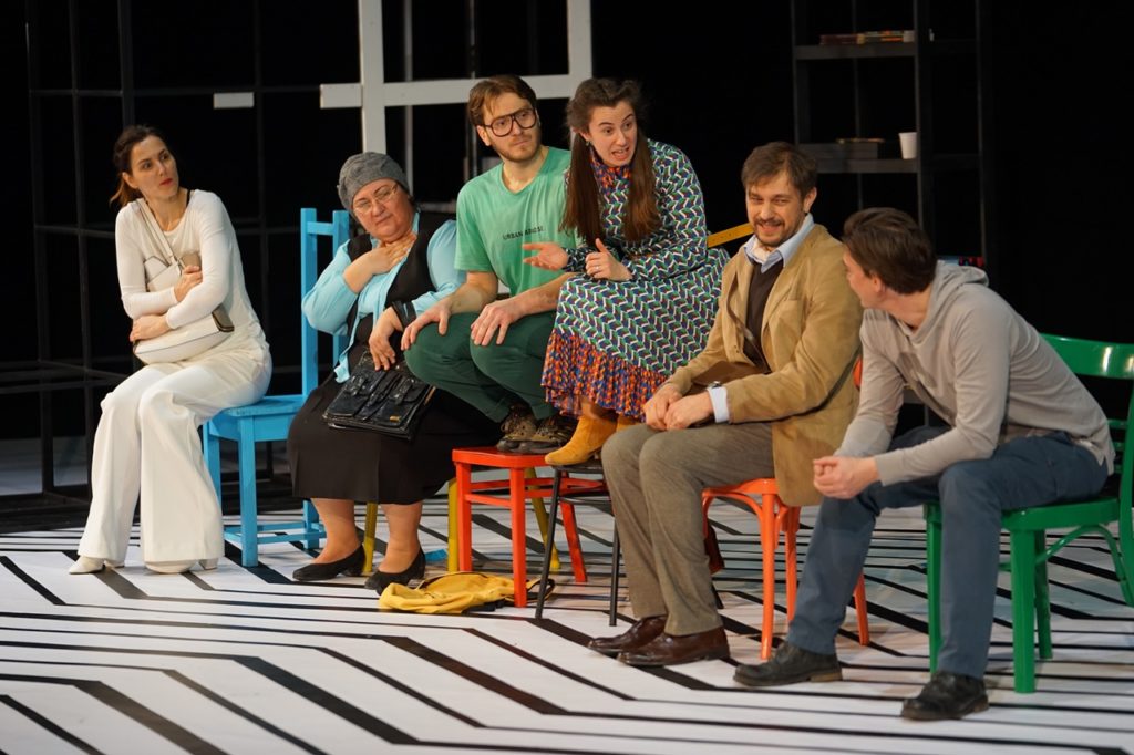 TOC TOC – o comedie delirantă despre un grup de pacienți cu tulburare obsesiv-compulsivă