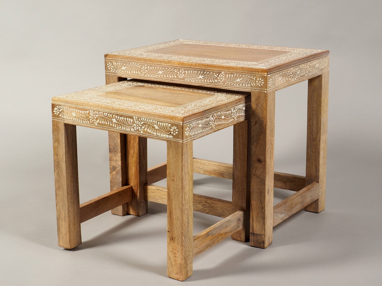 mobilier exotic