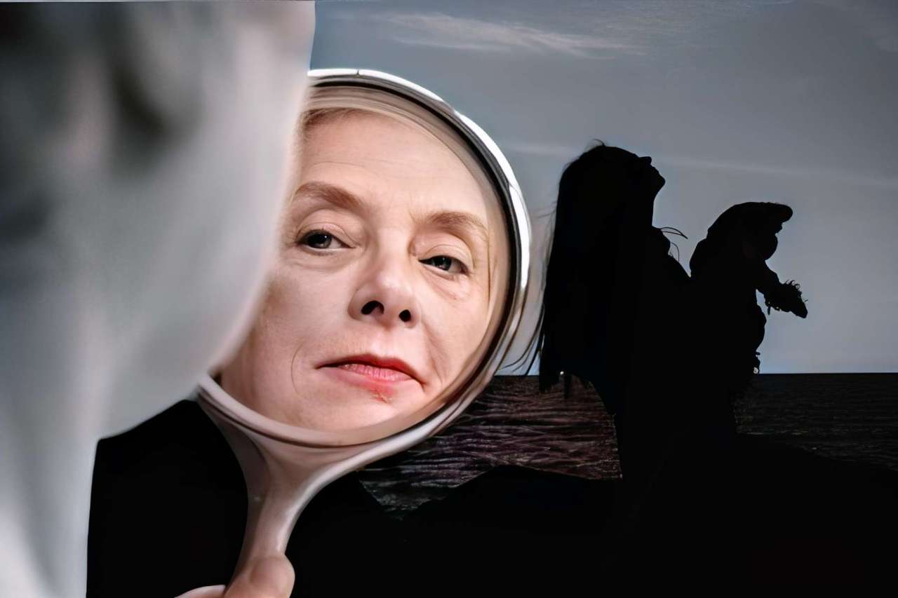 Rolurile pe care femeile le îndeplinesc în societate și când devin copleșitoare. Sursa foto: montaj Femeia