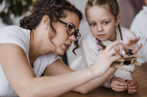 FAFO parenting, trendul din online: ce este și cum îți dai seama dacă ți se potrivește