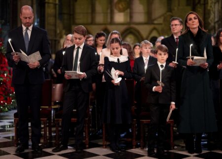 Noua fotografie de Crăciun a familiei regale. Kate Middleton și Prințul William au pozat alături de George, Charlotte și Louis