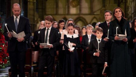 Noua fotografie de Crăciun a familiei regale. Kate Middleton și Prințul William au pozat alături de George, Charlotte și Louis