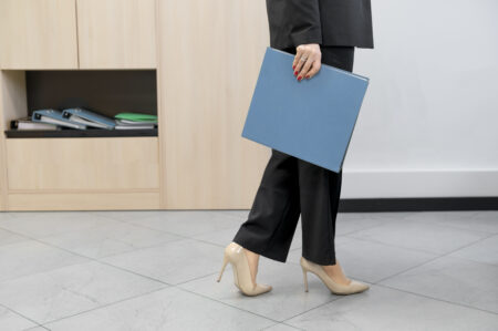 Cum să te reinventezi profesional după o pauză lungă: maternitate, călătorii, reconversie